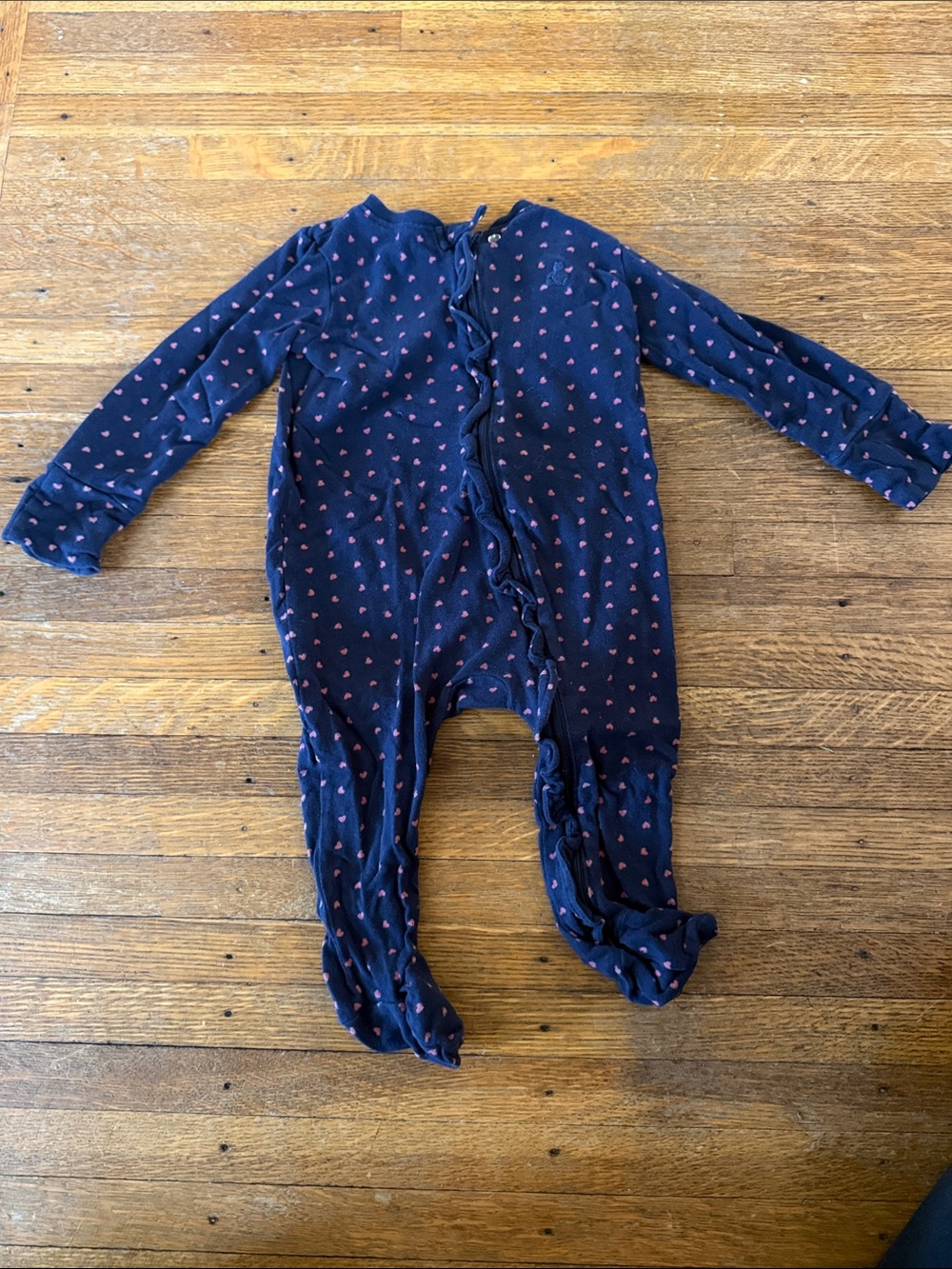 GAP organic cotton Navy One-Piece Footed Pajamas with Heart Print 6-9 months